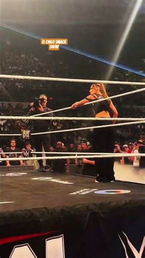 Becky Lynch Coming Her Way To The Ring To Have A Talk With Stephanie Vaquer! #wwe #storytelling #raw