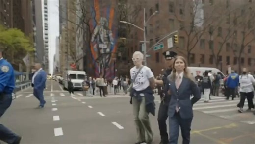 Arrest of 90 anti-war protesters in New YorkThe New York police arrested about 90 participants in a protest against the US and Israel's war against Iran, Lebanon, and Palestine, who gathered at the offices of two members of Congress, opposing the supply of American weapons to Israel.