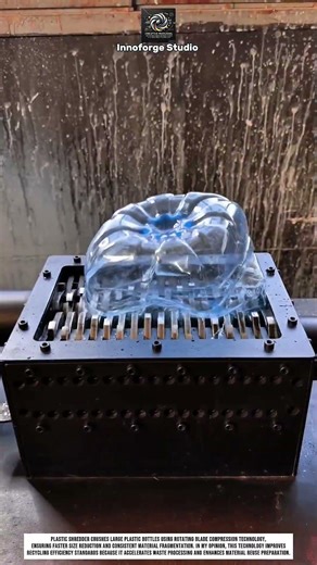 Plastic Shredder tool technology for efficient bottle recycling reduction