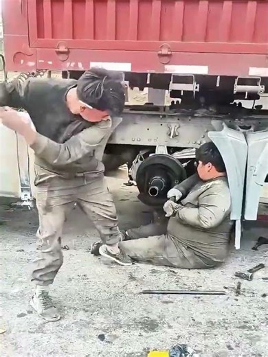 Releasing process of the stuck brake components