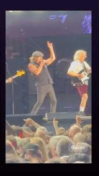 Could this be the last Thunderstruck? AC/DC shake New York one final time! ⚡ #ACDC #PowerUpTour