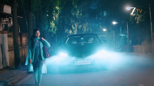 Jis shakhs par Anu karti thi khud se bhi zyaada bharosa, kya aaj uss Arya ne hi yakeen ke saath-saath kamzor kar di hai unke rishtey ki neev? Dekhiye #TummSeTummTak Kal raat 8:30 baje, sirf #ZeeTV par. #Anu #Arya #Promo #AapkaApnaZeeTV | ZEE TV