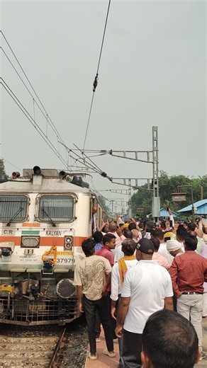 🚆 12142 Mumbai LTT Superfast Express Now Stops at Gahmar #maakamakhyadhaam #indianrailways #train