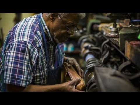Louisville shoe repair legend has died