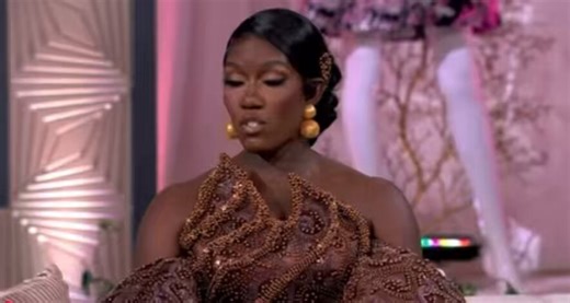 #RHOBH reunion part 2 sneak peek! Boz vs Amanda continues… Just a quick note, the majority of comments on YouTube are team Amanda. 👀 I’m not sure why Boz, Rachel, etc. have such an issue with Amanda’s career. Y’all live in California, it’s basically the land of manifestation.Amanda responds to Boz’s accusation that she left a cult only to build one herself, saying her business is the polar opposite of a cult. She encourages people to think for themselves, whereas in a cult you are controlled, i