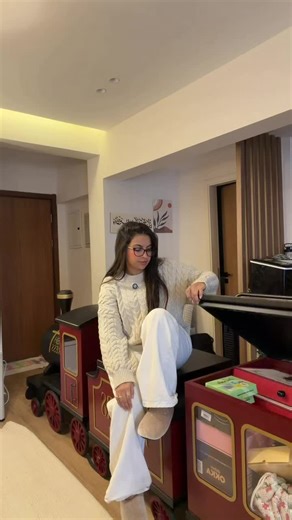 Unboxing the Dash Management Train Gift Package