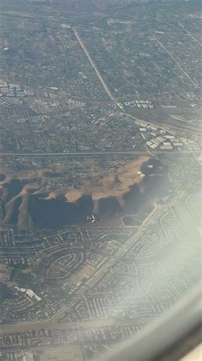 SOUTHWEST AIRLINES BOEING 737 AIRCRAFT SPOTTED FLYING SIDEWAYS