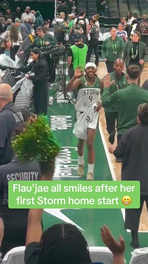 Flau'jae Johnson led all scorers with 20 PTS in Seattle’s preseason win vs. Portland 🙌 #wnba #lsu #flaujae #seattlestorm #seattle