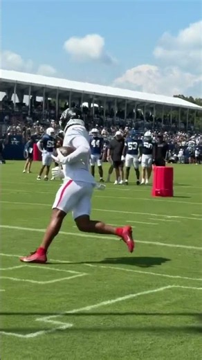 Bijan Robinson and a quick first step 🤝 #nfl #highlights #bijanrobinson