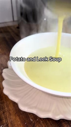 Creamy Potato and Leek Soup Recipe for Cosy Days 🥔🧅