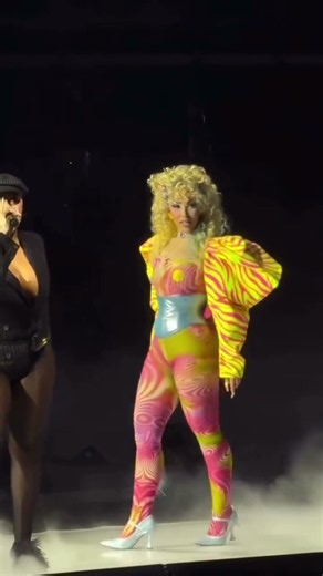 Doja Cat and Latto performing ‘Okay’ I’m Denver tonight #tourmavie #dojacat #doja #tour #concert