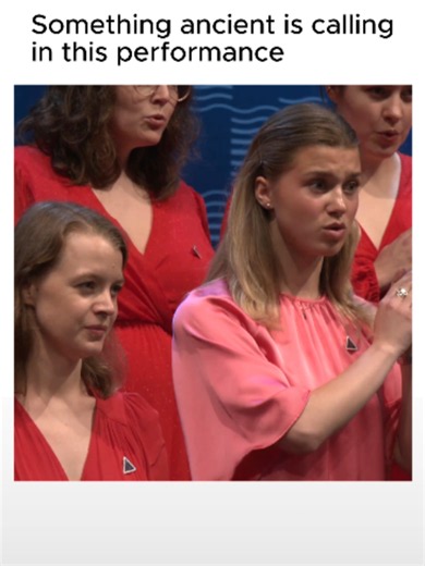 Michele Josia’s Spiritus Domini is pure modern magic. 🪄 Rooted in ancient Latin Pentecost text, it’s packed with insane sound clusters, shifting textures, and body percussion that will give you chills instantly. The Women’s Choral Society of the University of Oslo (under Marit Tøndel Bodsberg Weyde) pulled off a total masterclass at the 2023 IBSCC in Latvia, winning Best Conductor and Best Compulsory Piece. Tag someone who needs to experience this level of vocal power today! 👇🔮 • Via ─ @kvind