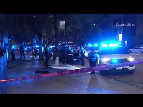 Man shot in Chicago's River North by robbers, police say