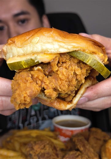 Popeyes Mukbang Experience: Delicious Chicken Insights