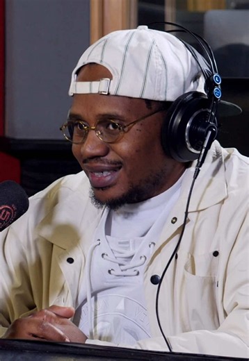 Ginger Trill on the Hip Hop Chair! 🎤 From his journey in SA hip-hop to his lyrical craft, creative evolution and the culture he continues to shape, we’re unpacking the mind behind the bars. Catch the highlights! Watch the full interview on our YouTube channel! #5FM #HipHopChair