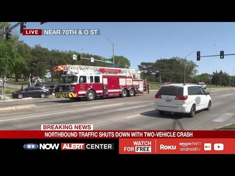 Northbound traffic shuts down after crash in east Lincoln