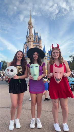 IT’S OCTOBER 1ST! 🎃🖤 So obviously I had to bring back one of my favorite Halloween costumes we’ve ever done! Throwback to when we dressed up as Lock, Shock & Barrel from Tim Burton’s The Nightmare Before Christmas for Mickey’s Not-So-Scary Halloween Party at Walt Disney World! 💀🎃 We were Lock, Shock and Barrel, and of course Oogie Boogie. 😂💚 I still LOVE how these costumes turned out! The Nightmare Before Christmas makes such a fun family or group Halloween costume because everyone gets th