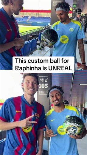 When @Jesser linked up with @Raphinha to give him this unique football 🔥 🇧🇷 #fcbarcelona #futbol #soccer #football #espnsocial