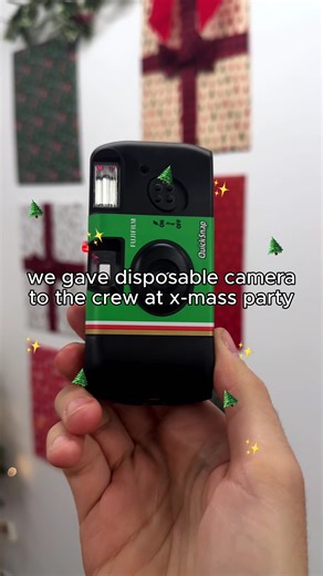 Snap, snap, snap your way, through our Christmas party this holiday! 🎶 🌲 #displate #displateposter