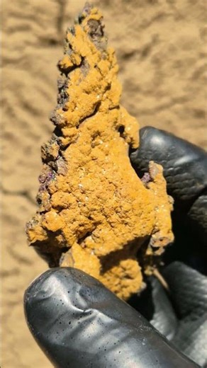 ALIEN METAL OR NATURAL ROCK? 👽😱