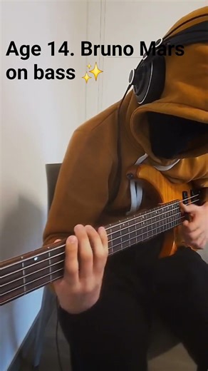 14 y/o plays 24K Magic on bass 🎸