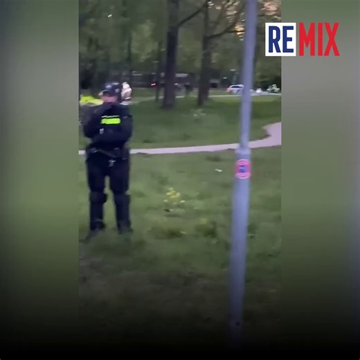 🇳🇱🔴"Are you here to beat up children?"During anti-asylum center demonstrations in Apeldoorn, a woman challenges Dutch police."If you take off that uniform, you are also just a citizen. Yes, and your wife is too, and your children are too."Just last week, Dutch riot officers viciously beat young children who were protesting against an asylum center in their town.In Apeldoorn, an asylum center for 250 asylum seekers is being built right next to a school for special education.Parents of children