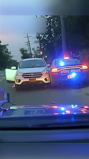Routine Traffic Stop Turns Into High-Speed Chase 😱