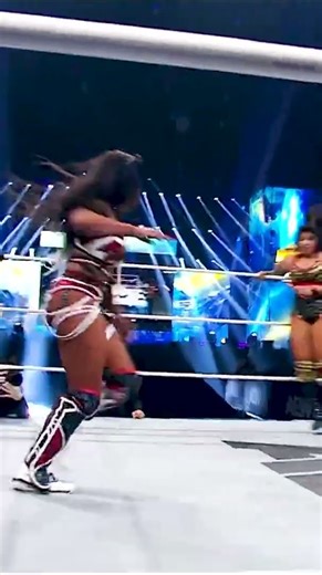 #WillowNightingale hits the POUNCE!