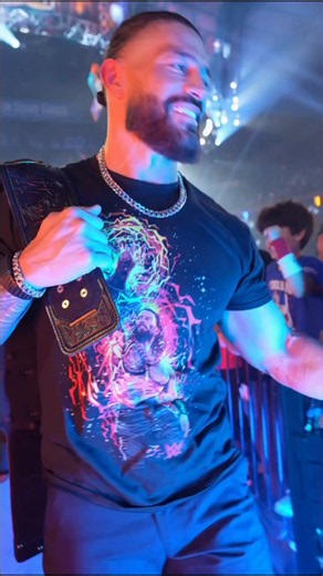 Behind the scenes of Roman Reigns with Jalen Brunson from Saturday Night Main Event 🔥