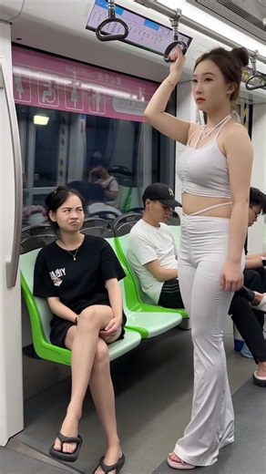 No606 | Asian women #trending #beauty