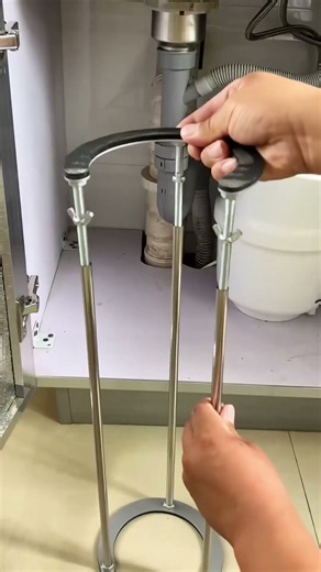 Smart bracket design for quick everyday fixing #shortvideo