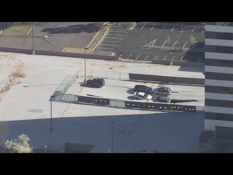 City begins clearing out cars from a collapsed parking garage
