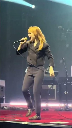 Paramore live #concert #hayleywilliams #live #paramore #livemusic