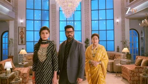 Saru ke saamne Annapurna ki nakli poti ko khada karke aakhir Kamini kaunsi chaal chalne ki koshish mein hai? Dekhiye #Saru har roz, shaam 7:30 baje sirf #ZeeTV par. #Saru #Anika #Kamini #Chandrakant #Annapurna #Promo #AapkaApnaZeeTV #MohakMatkar #AnushkaMerchande #KamalikaGuhaThakurta #PankitThakker #SwatiChitnis | ZEE TV