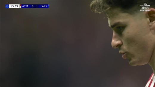 ARSENAL PENALIZED 😱Julián Alvarez equalized from the spot after Ben White was called for handling the ball in the box when it bounced off his leg and onto his hand. Shades of Alphonso Davies against PSG — was this the correct call?