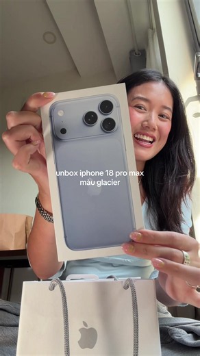 Unbox iPhone 18 Pro Max màu Glacier