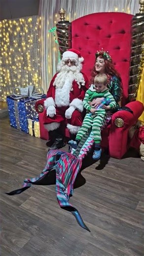 Santa and Mermaid #mermaid #canada #santa #christmas #costume #holiday #fishmas #holidaysonshorts