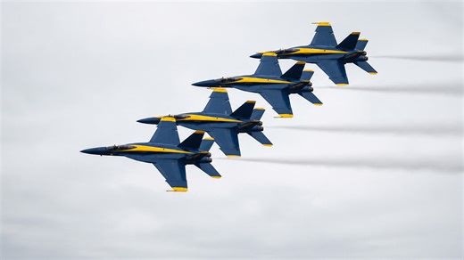 Watch fighter jets perform maneuvers