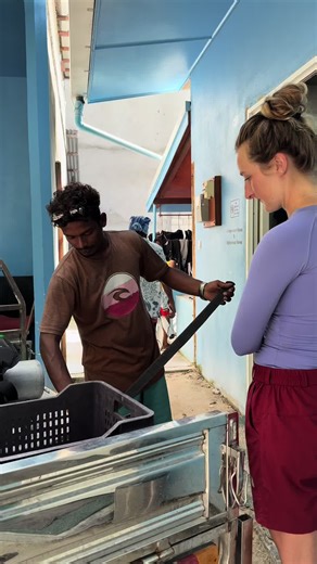 Diving instructor from Dhangethi island #dhangadhi #maldivesislands🇲🇻 #diving #divingmaldive @კრედო თრეველ