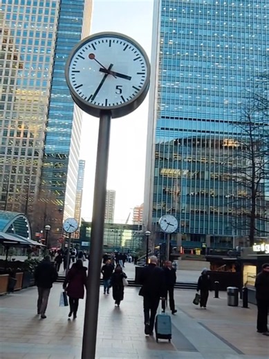 Canary Wharf in London: Guide to Luxury Skyscrapers & Views