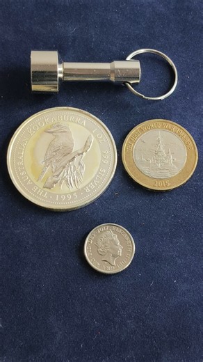 1995 Silver Kookaburra 1oz Vs 2015 Bimetallic £2 Vs 2017 Steel 5p – MAGNET TEST! 🧲🪙