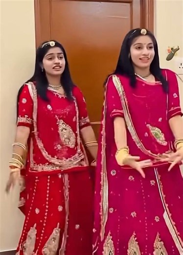 Trending on utube 😍🥰 #jodhpurisisters #ghoomar4u #dance #rajasthaniclture #ytshorts #haryanvisong