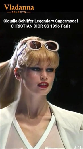 1995 ✨ Claudia Schiffer • Queen of the Catwalk 👑 CHRISTIAN DIOR • Fashion History Paris SS