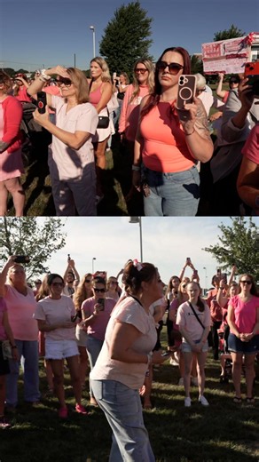 Supporters gather at courthouse for Lindsay Clancy