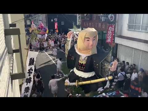 張り子人形の山車激突 二本松市東和で「針道のあばれ山車」 沿道の観客沸く