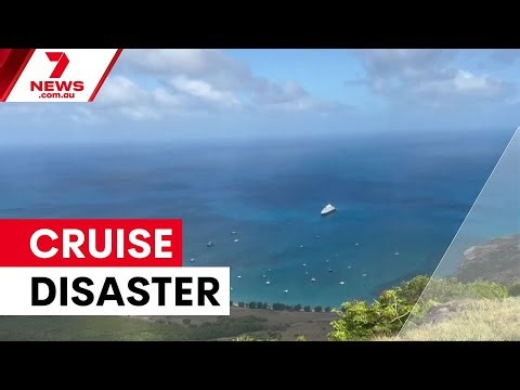 Coral Adventurer passengers rescued after reef strike | 7NEWS