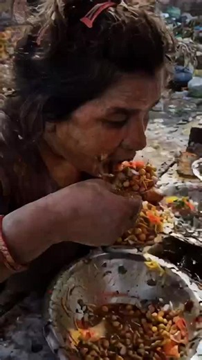 India’s Famous Street Food Woman — Best Indian Street Food