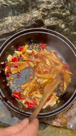 Mountain Fish Meal | A Quiet Pause in the Hills