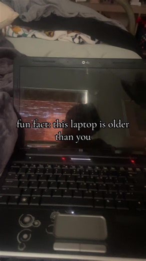 The HP Pavilion dv4‑1551dx is a mid‑range entertainment notebook from HP’s Pavilion line, built for everyday tasks, multimedia, and basic productivity. It’s quite old by modern standards now, but was typical of mainstream laptops in its era. 🧠 Core Specifications (Typical for dv4‑1551dx) \t•\tProcessor: Intel Core 2 Duo T6600, dual‑core ~2.2 GHz (with 2 cores / 2 threads) — good for basic multitasking and older operating systems. \t•\tMemory: Around 2 GB–4 GB DDR3 RAM, upgradeable up to ~8 GB (