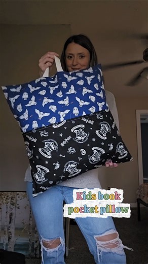 Easy book pocket pillow! Full tutorial is on my page 🫶 #jennsews #sewingtutorial #sewwithme #sewing